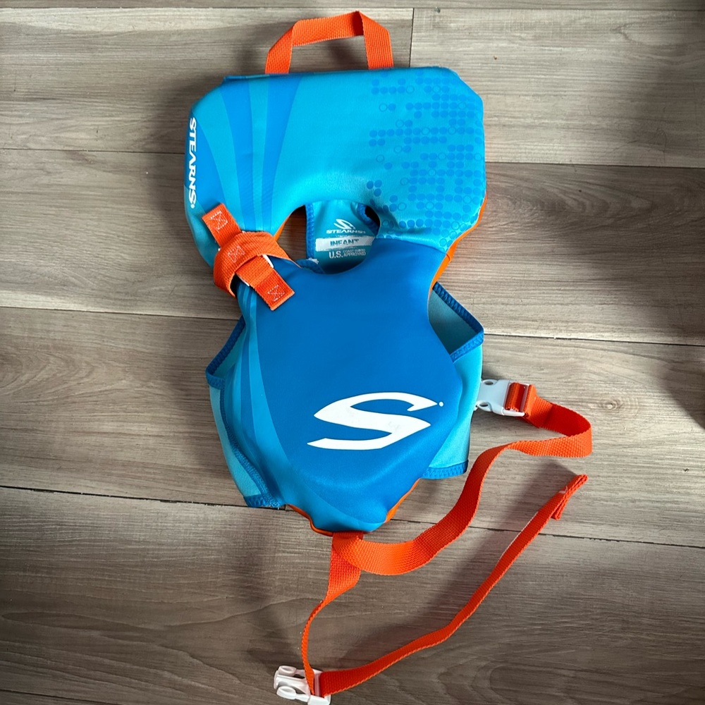 Infant life vest up to 30 lbs